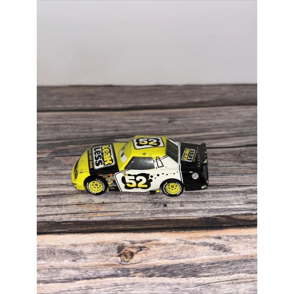 Disney Pixar Cars - LEAK LESS CLAUDE SCRUGGS Supercharged 2007 - 1:55 Diecast